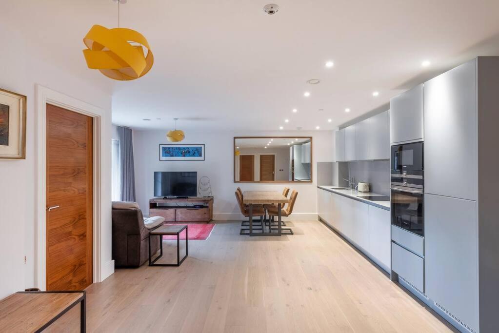 Apartmán Stylish 2 Bed 2 Bath In Highgate & Free Parking Londýn Exteriér fotografie