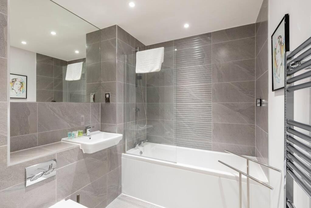 Apartmán Stylish 2 Bed 2 Bath In Highgate & Free Parking Londýn Exteriér fotografie