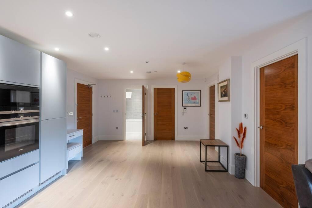 Apartmán Stylish 2 Bed 2 Bath In Highgate & Free Parking Londýn Exteriér fotografie